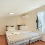 Nest Luxury דירה ניקיאנה