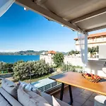 Lägenhet Nest Luxury Nikiana