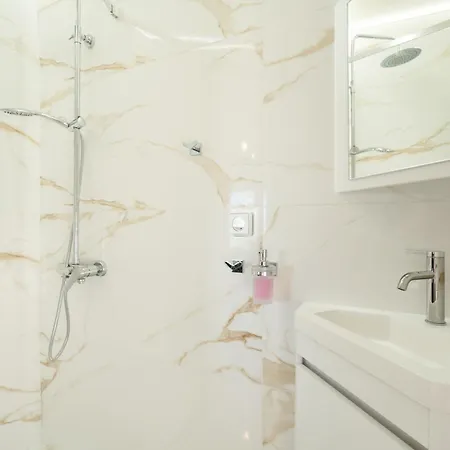 Nest Luxury 尼基亚娜
